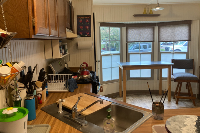 Kitchen - Roommate wanted in 2BR Mobile Home 30th & Valmont