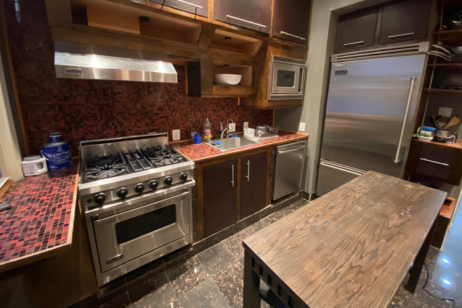 Kitchen - 5 Bedroom Luxury Brownstone Residence in Columbia Heights Duplex