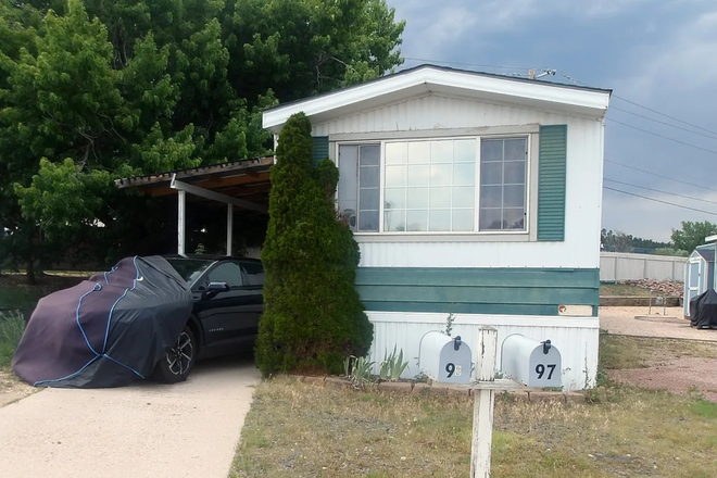 Outside view - 30 mins walk to campus with amazing view. House