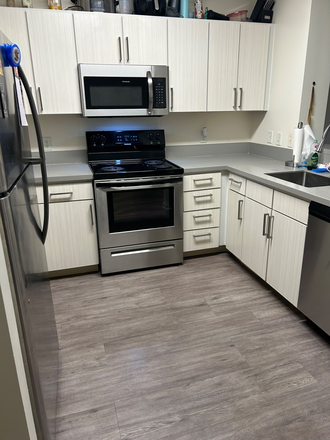 Kitchen - SPRING SUBLET U/View, 2 BEDROOM/BATHROOM XL TWR 1 Apartments