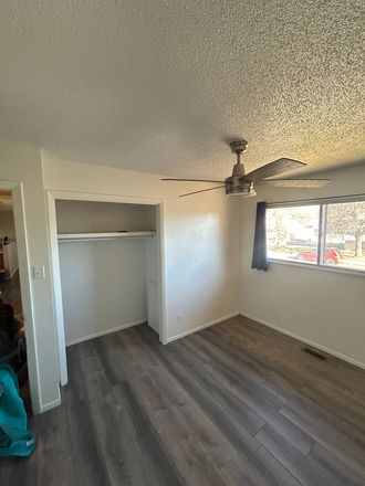 11.5 x 11.5 Bedroom - House/Private Room close to Campus