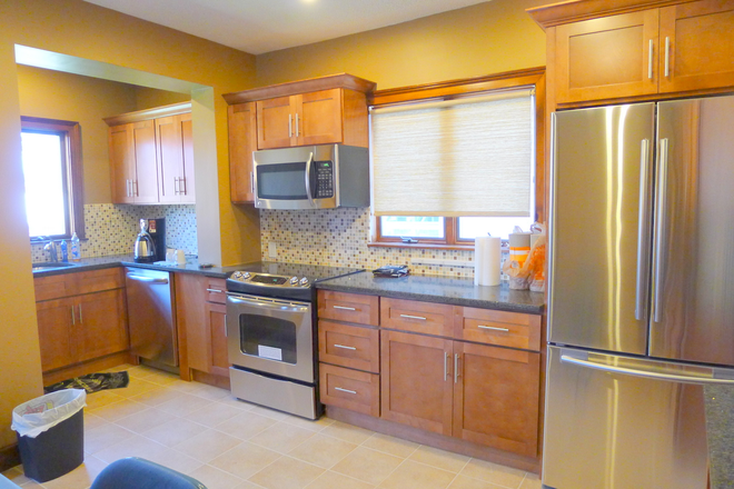 Kitchen - Comfortable 2BR & 1BA in Allston (near Packards Corner)