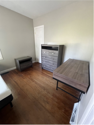 Bedroom 1 - Spring semester sublet for 1 person. 2 bedroom house.