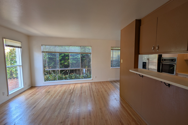 9 - 2 bedroom 1 Bath, lower unit, located between Allston Way and Addison St Apartments