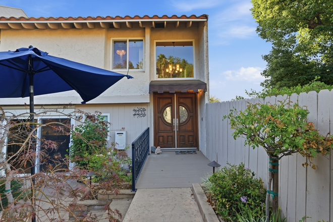 House Entrance - Gated Canyon Crest townhouse near UCR: 3BR/2.5BA, panoramic views & fruit trees.