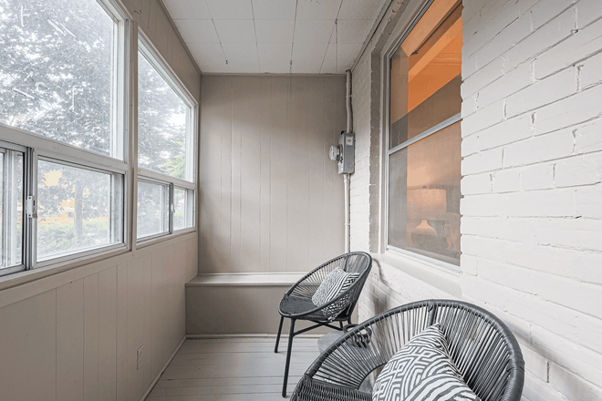 Patio - 3 bedrooms available in Trinity Bellwoods house