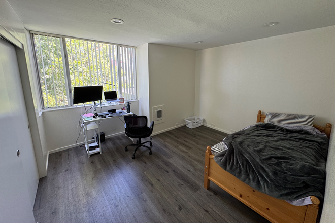 Room - Furnished Private Room + Private Bath, Sublet Available Oct–Jan