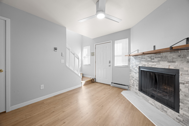 Photo - 2238 Canyon Blvd #2 Apartments