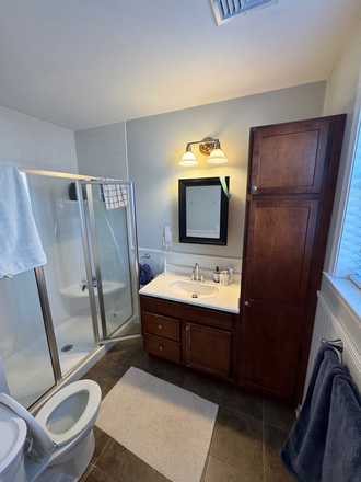 Private bathroom - *PRIVATE BATHROOM* Massive Modern Room w/ Natural Light Triplex