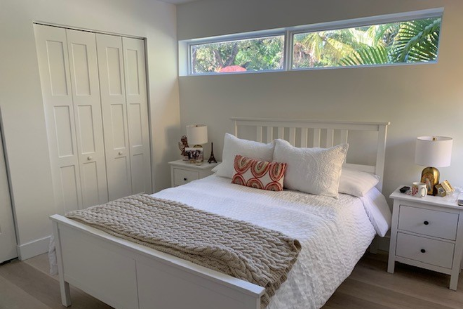 Bedroom - Peaceful single room in Coral Gables, walk or bike to UM House