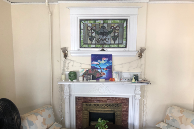 Mantle - Victorian house in Union sq Allston