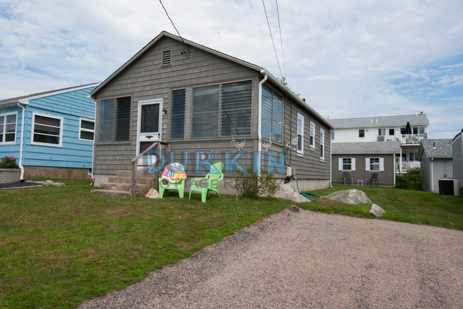 Exterior - Vintage Beach House for One