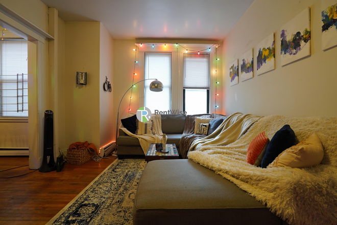 1 - SEPT 2026 Spacious Packards 4 Bed 1.5 Bath + office, NO FEE! Apartments