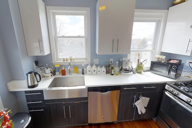 Call NOW for showings! 617-236-8600 - HINCKLEY ST - MODERN *NO FEE* 2BR/1BA NEAR TUFTS W/ LNDRY IN BLDNG, EQUAL BDRMS, DW AVAIL *9/1/2026* Apartments