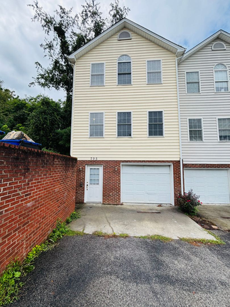 - 2 Bedroom 3.5 Bath Townhouse