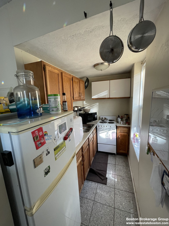Kitchen - 1 Bed 1 Bath in Mission Hill Apartments