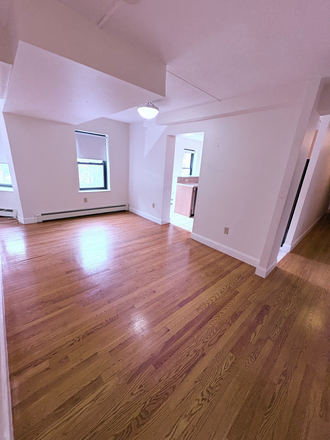 Call NOW for showings! 617-236-8550 - MASS AVE - HUGE 3BR *AVAIL NOW* W/ PRIMARY BDRM, 2 BATH, H&HW INC, LNDRY IN BLDNG, EIK, DW, BAY WNDW Condo
