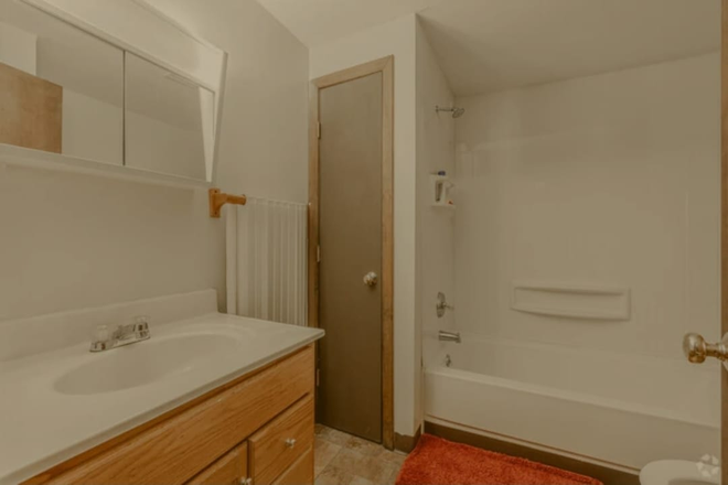 Bathroom - Lantern Court Apartments