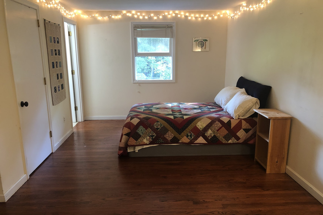 Bedroom - Large private room with half bathroom in family home