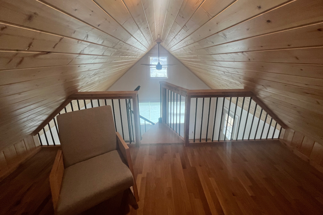 in loft bedroom - Furnished One Bedroom Loft Apartment 1 Mile from Appalachian State University $1700 ALL INCLUSIVE