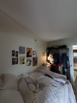 Bedroom - Evanston Place Apartments