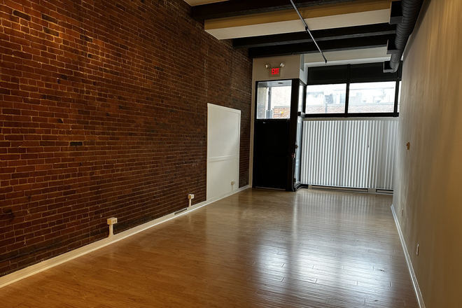 Call Arezou for info. 617-584-7817 - Unique property in the exciting neighborhood adjacent to North Station!! Fits up to 4 people!! Apartments