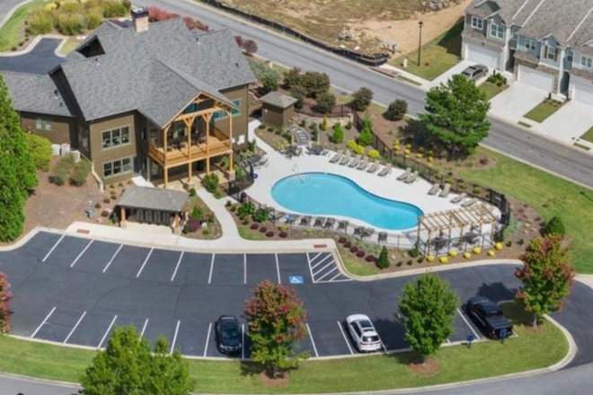Pool and Clubhouse - BEAUTIFUL TOWNHOME in the Mountain Park Community