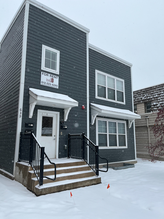 Outside Exterior View - Front - UST Off-Campus Apartment for Rent