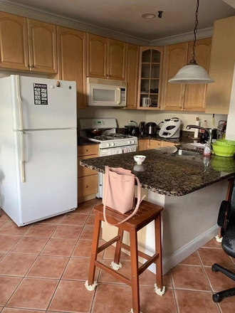 LIVING - GREAT LOCATION! 3 BED/2 BATH WITH HEAT AND HOT WATER INCLUDED!