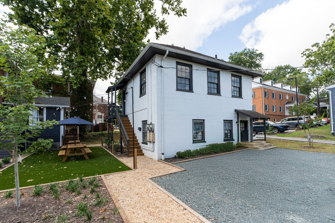 Exterior - 209 Chancellor St Unit B