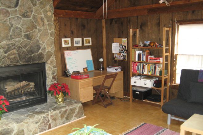 Living/Study - Druid Hills Carriage House (Walk to Campus)