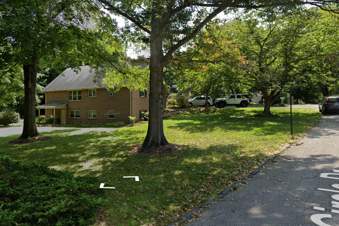 Side View - 704 Circle Drive House