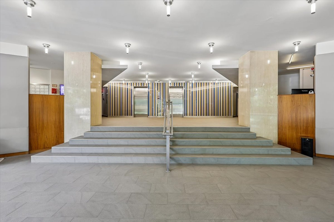 4200 Cathedral Lobby - Roommate-Friendly 2-Bed Near Campus: Save Huge on Rent Condo
