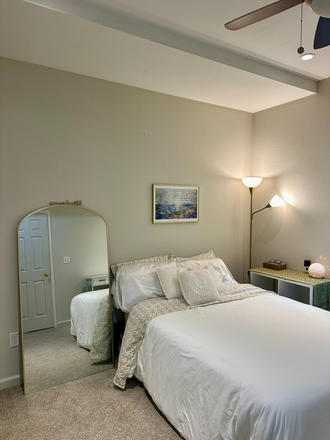 bedroom - SPRING SUBLEASE Apartments