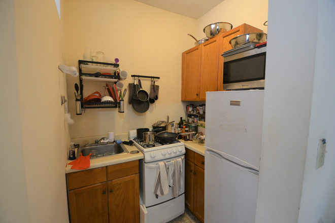 20 - Studio apartment 2 minute walk from Berklee ! Full brokerage fee paid by landlord