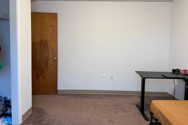 Bedroom - Furnished Private Room, 2B1B Beacon St Somerville, $1500 all inclusive, May–July, LGBTQ+ friendly Apartments