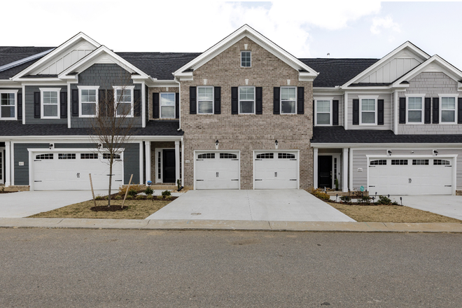 Exterior - ONE LARGE ROOM FOR RENT IN A SPACIOUS TOWNHOUSE (ALL INCLUSIVE)