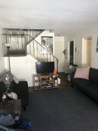 Living room - Townhouse Apt 94