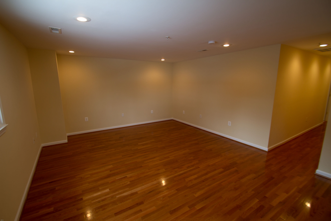 Living room upstairs - Large 5 bed, 4 bath with lots of parking House