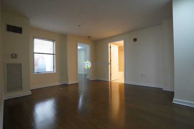 1 - JULY 2025-Awesome Downton 1-2 bed. Pets OK!