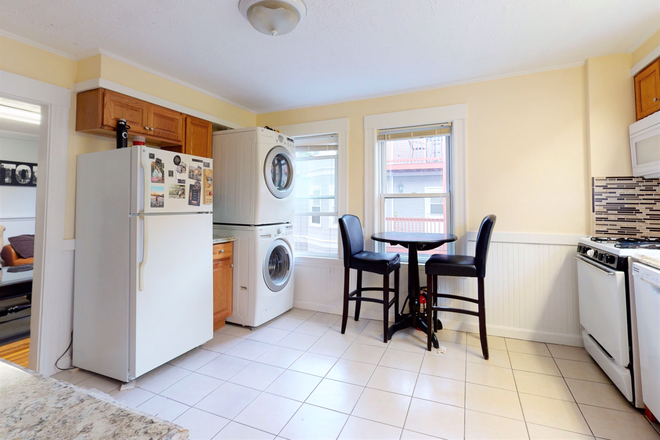 Eat in kitchen - Last Minute Specials!  Deluxe, Furnished Bedrooms minutes to Tufts, Harvard, MIT & BU! $1.050+ Apartments