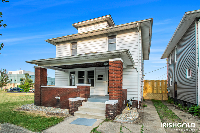 Front - 107 N St Louis Blvd - Fully Furnished!