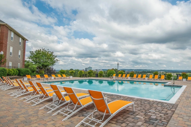 Pool on site - $1000 CASH SIGN ON BONUS!! The Heights of Knoxville Apartments, 1 bed in a 4bed 2bath FEMALE ONLY