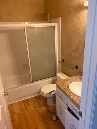 Shared bathroom (both singles) - Las Palmas