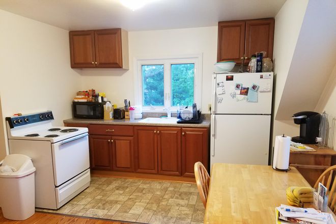 Kitchen - Furnished 2BR apt-127 Washington Rd-Princeton Junction