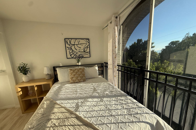 Bedroom - Spacious Private Girl Furnished Room Floor to Ceiling windows w/ amazing view Apartments