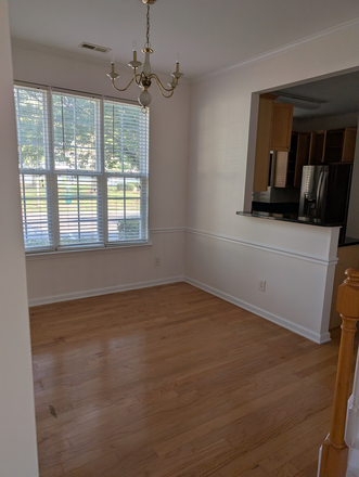 Dining room - Refreshed townhouse in Hope Valley Farms