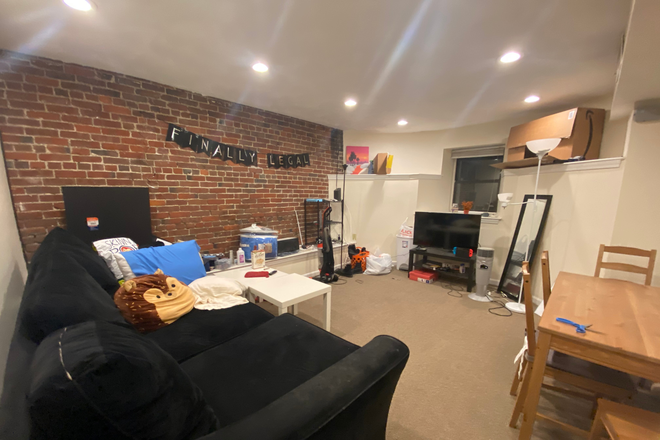 1 - NO BROKER FEE!!! Updated 3 bed 1 Bath  on Symphony Rd Apartments