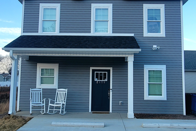 Outside street view - Charlton Farms Luxury Student Homes