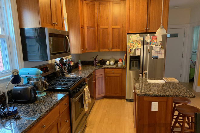 Kitchen - Beautiful, sunny, furnished condo (near Tufts, Harvard, MIT)